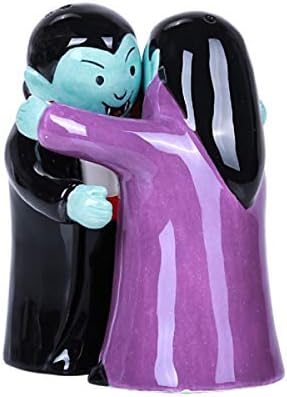 Hugging Vampires Salt Pepper Shakers Set