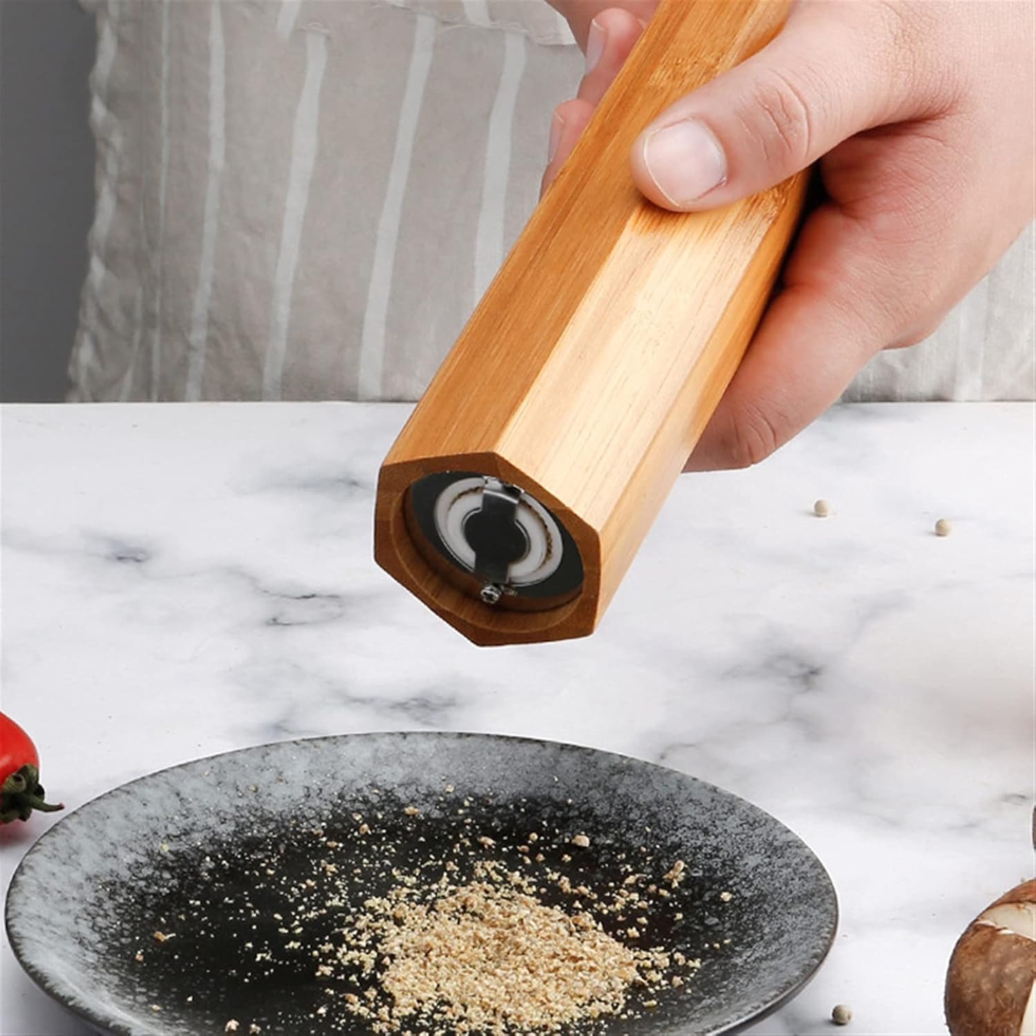 LEIXIUSM Classic Oak Wood Pepper Mill Shaker