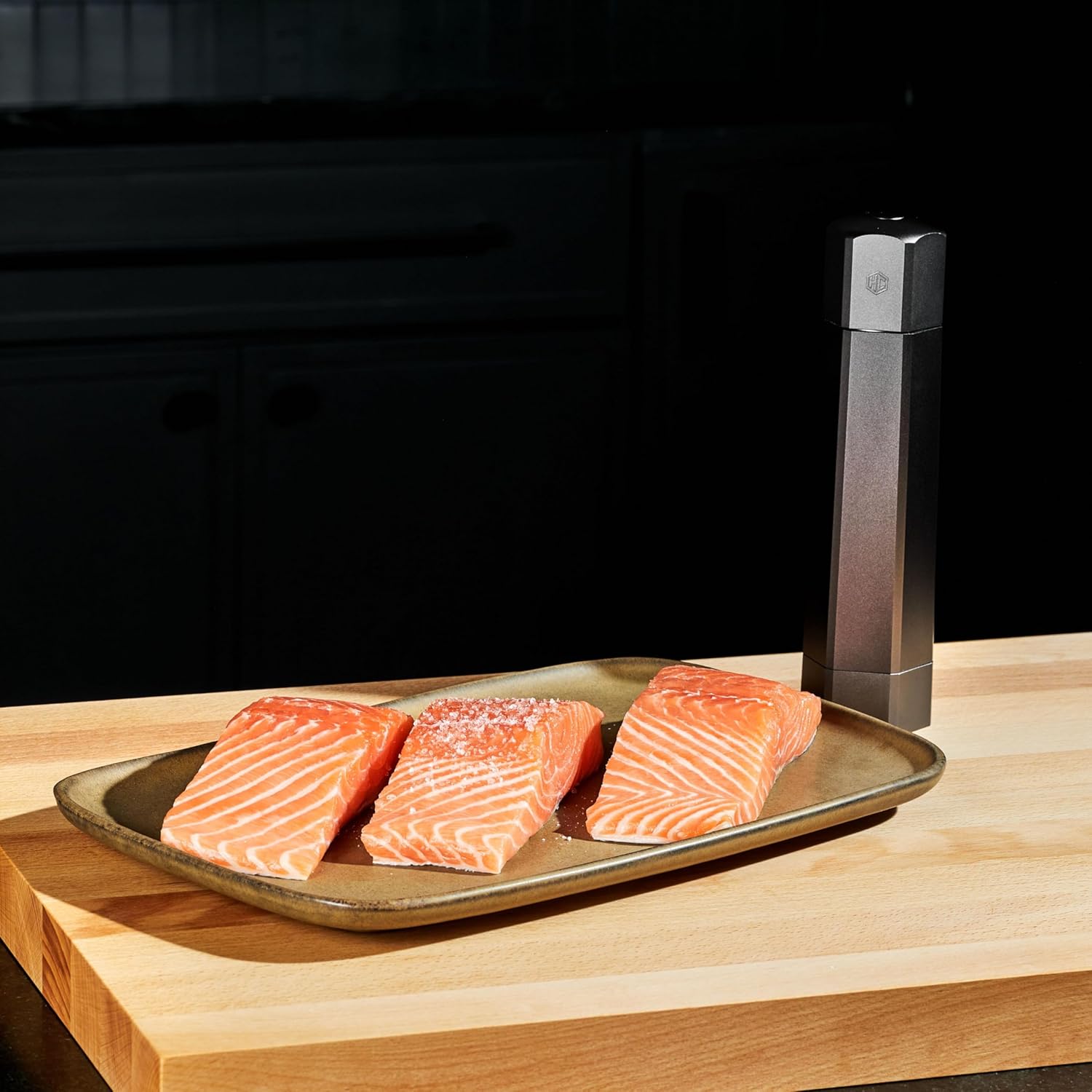 HexClad Salt Mill Grinder Fast Durable Precision Grnd